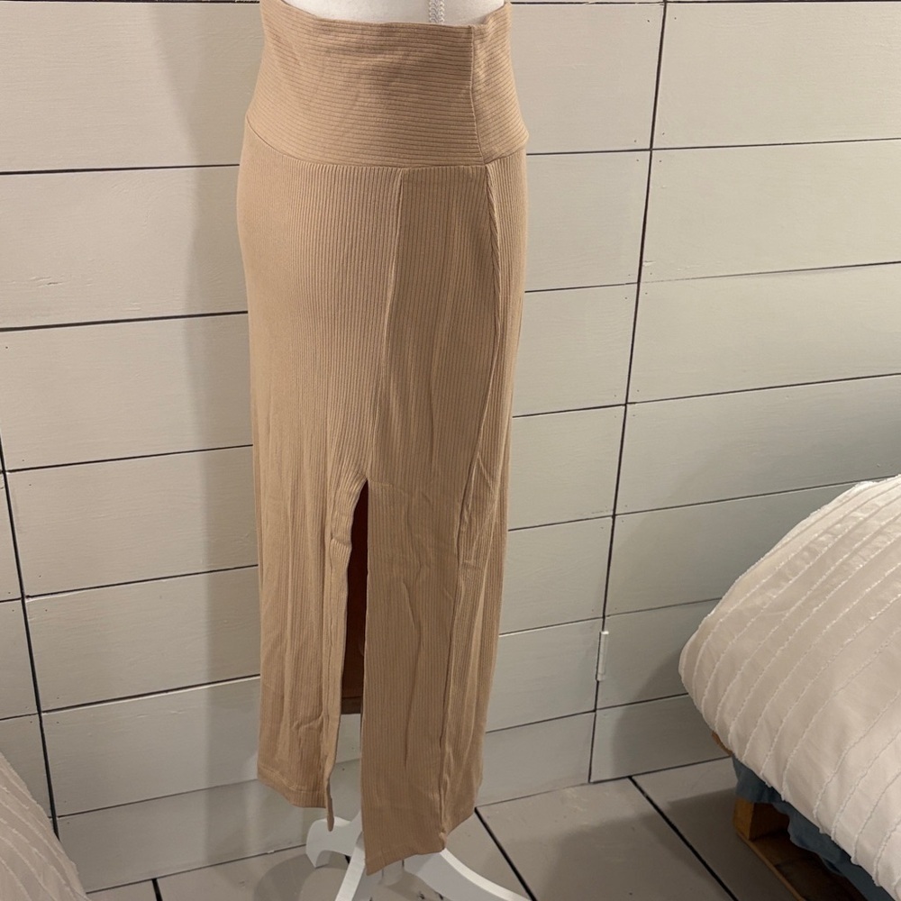 Dynamite Tan Pencil Skirt - Picture 2 of 2